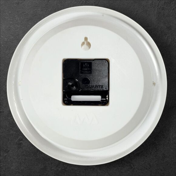 Vintage 1993 Dino Park Cartoon Snow White Wall Clock Quartz Battery Operated - Picture 2 of 5